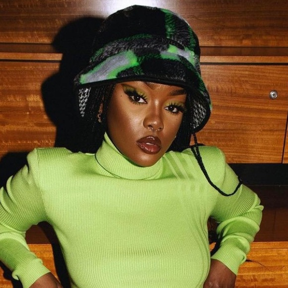 🛑LAST ONE🛑 Adidas X Ivy Park Halls of Ivy Reversible Bucket Hat - Picture 2 of 6